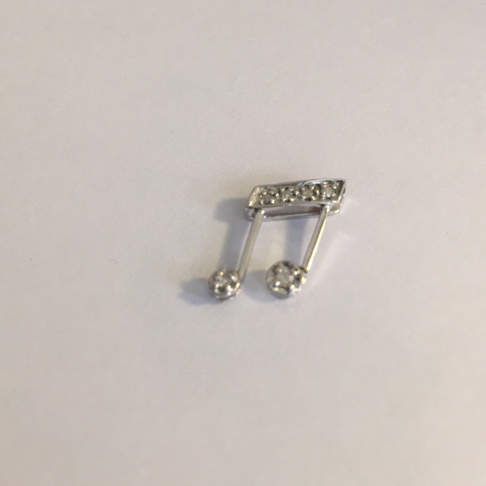 Pendant 10kt White Gold Music Note 6 Diamonds 0.05 Carat 0.49 Grams.